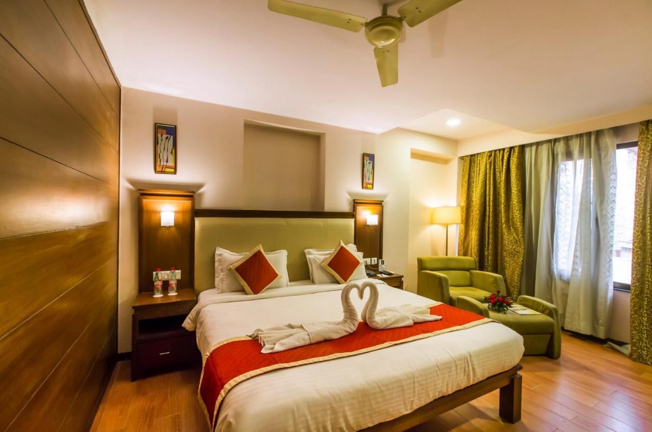 Hotel Golden Manor Джайпур Екстериор снимка
