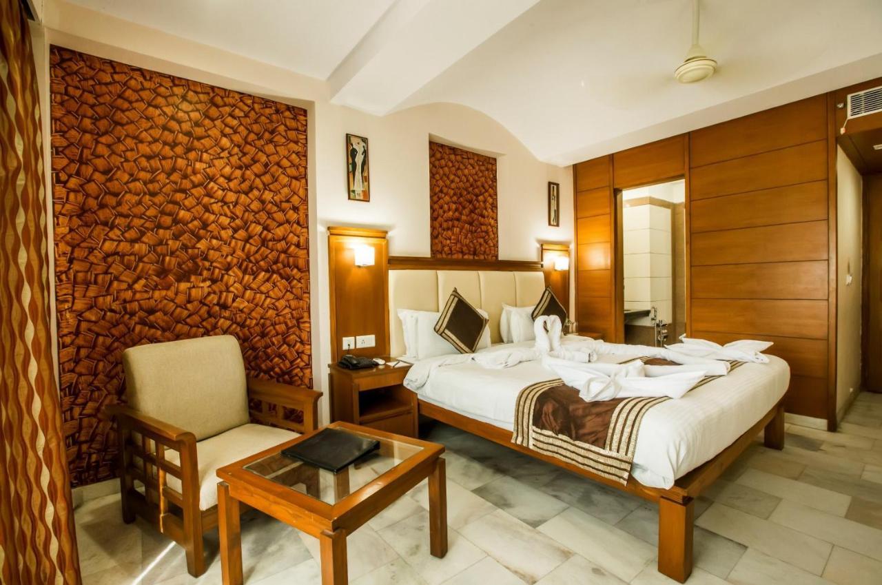 Hotel Golden Manor Джайпур Екстериор снимка