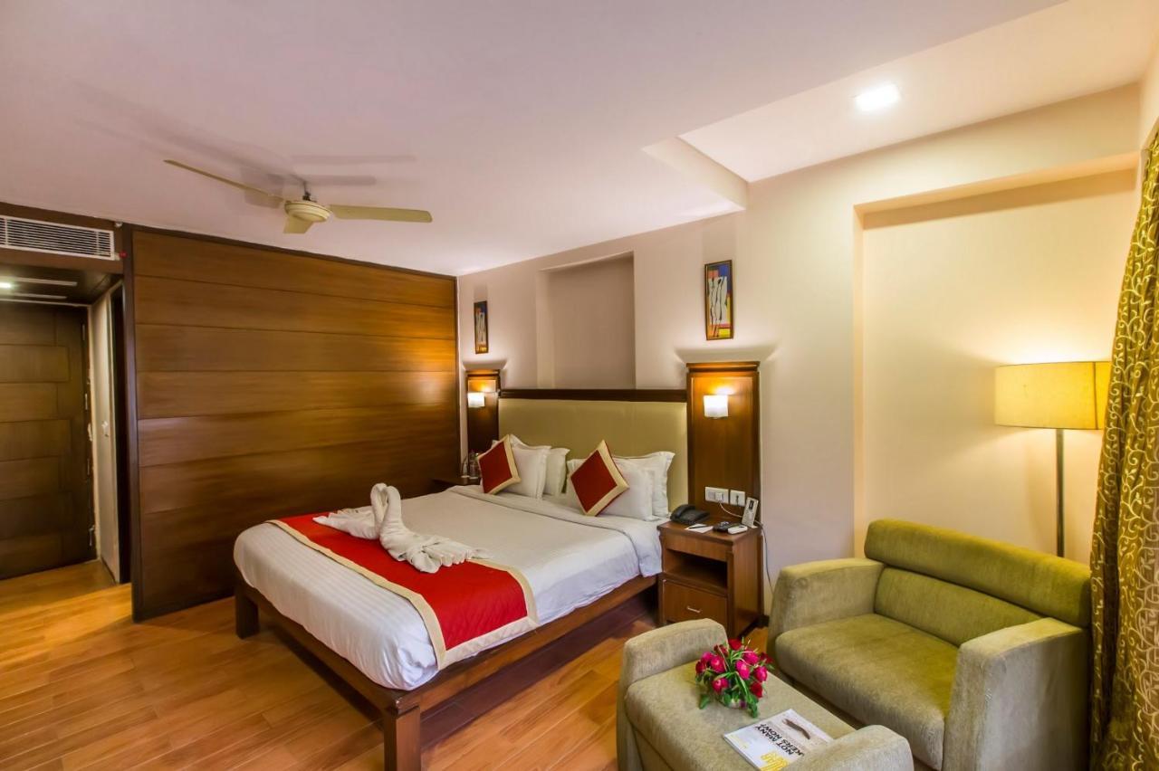 Hotel Golden Manor Джайпур Екстериор снимка