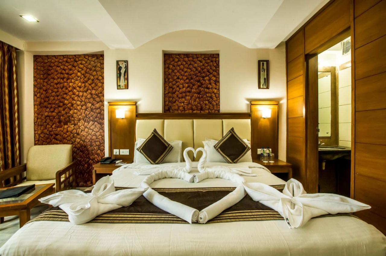 Hotel Golden Manor Джайпур Екстериор снимка