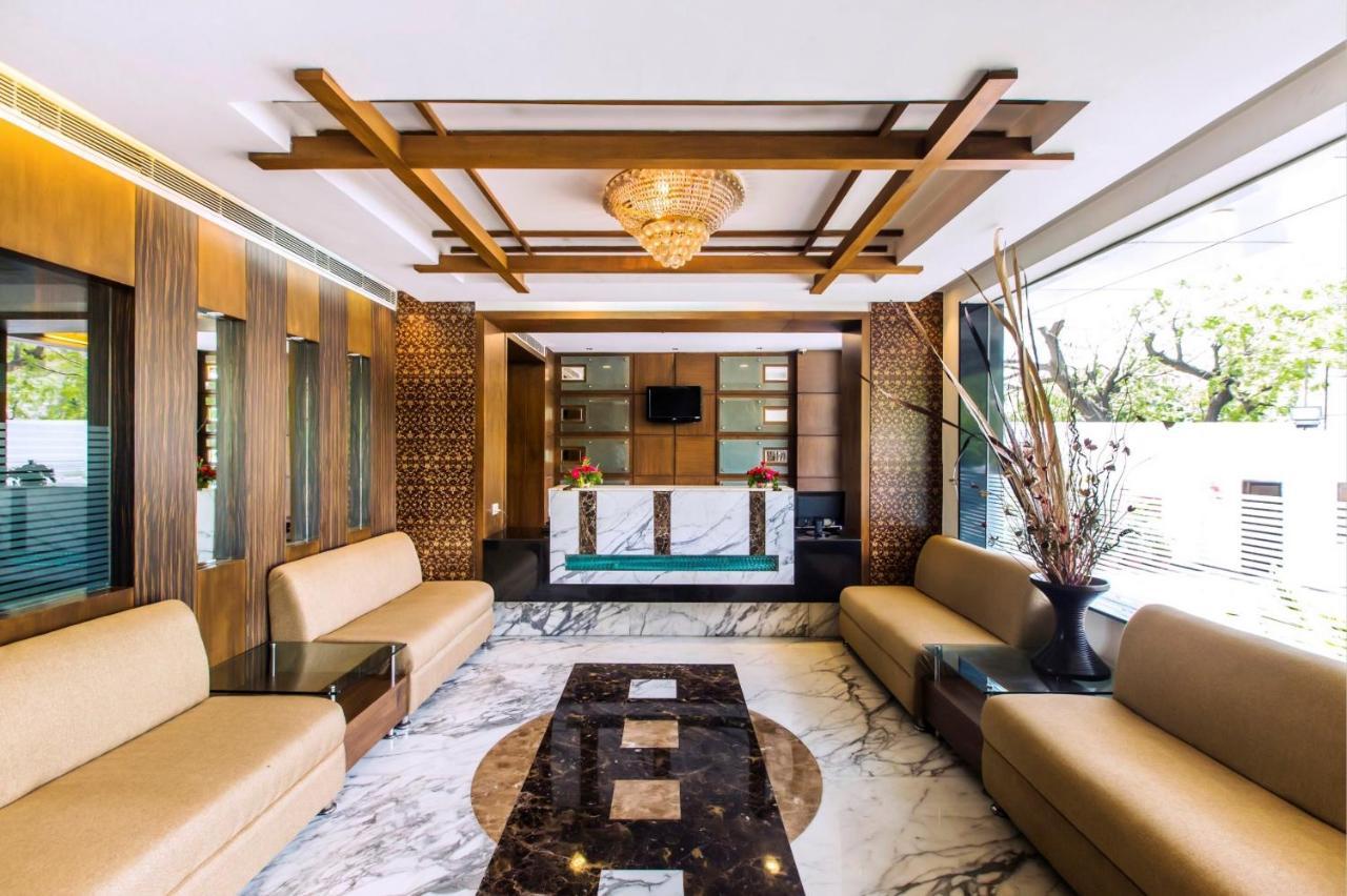Hotel Golden Manor Джайпур Екстериор снимка
