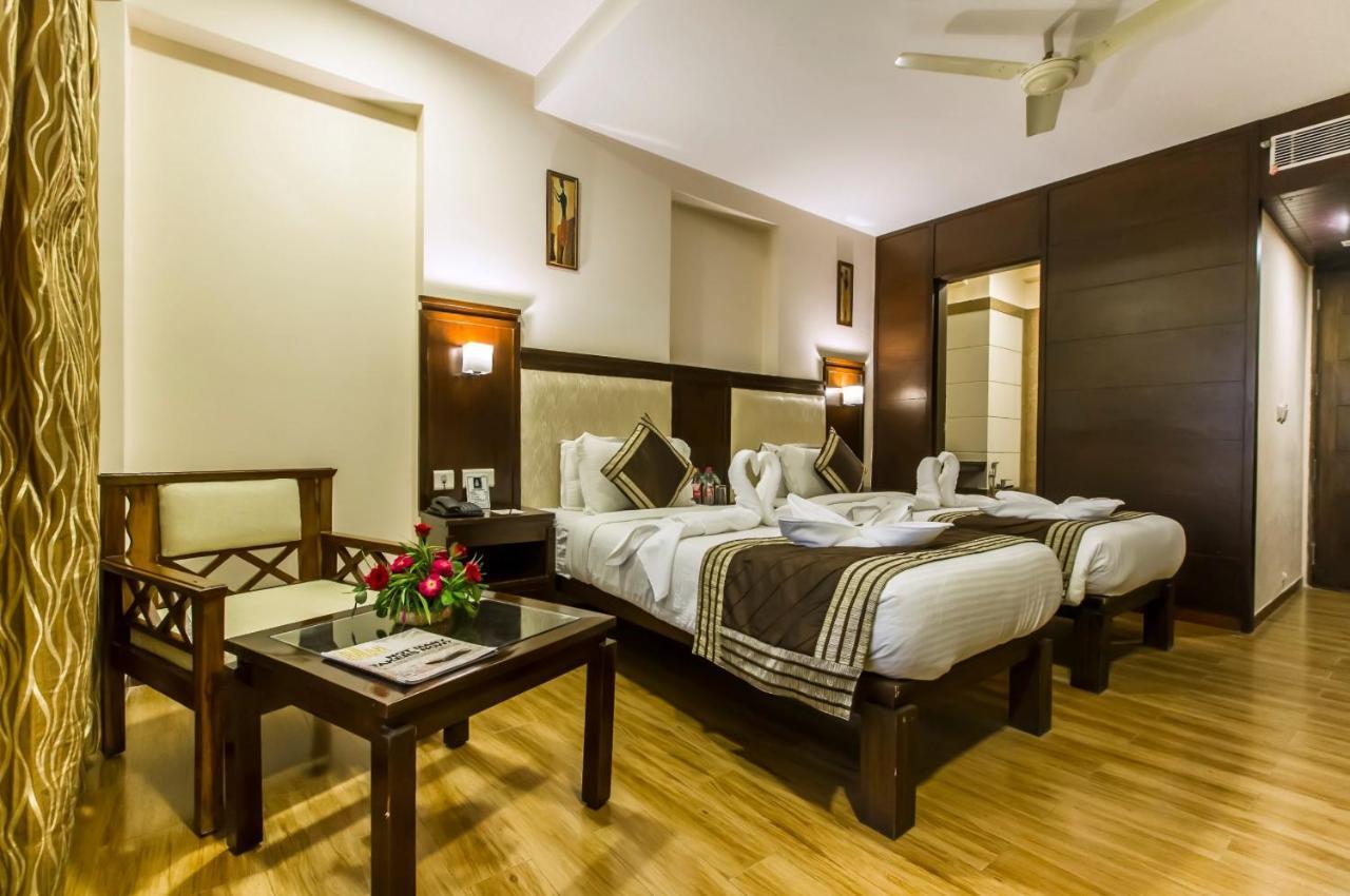 Hotel Golden Manor Джайпур Екстериор снимка