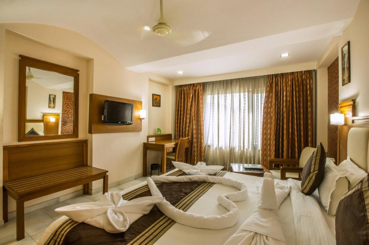 Hotel Golden Manor Джайпур Екстериор снимка
