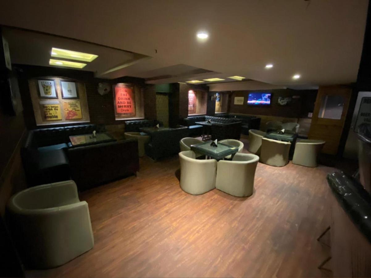 Hotel Golden Manor Джайпур Екстериор снимка